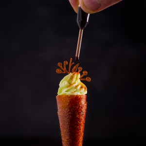 Dusting for creative presentation