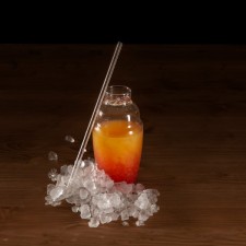 Shaker-Shaped Cocktail Glass (inc Straw) by 100% Chef, 1 unit
