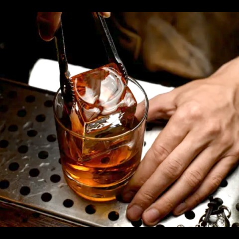 Alinia A1 Clear Ice Machine by 100% Chef, 1 unit Alinia A1 Clear Ice Machine by 100% Chef, 1 unit