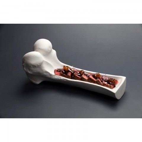Big Ox Femur Porcelain Plate, 25x25x10cm, 1 unit Big Ox Femur Porcelain Plate, 25x25x10cm, 1 unit