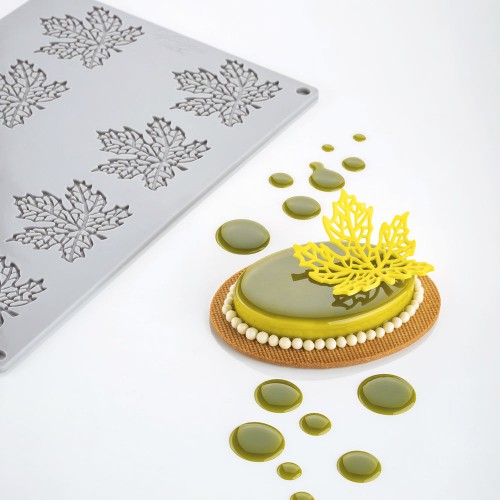 Maple Leaf Silicone Stencil, 8 indents, 1 unit