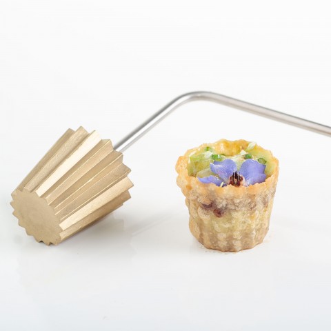 Brass 'Pie Tee' Cup Mould, 1 unit Brass 'Pie Tee' Cup Mould, 1 unit